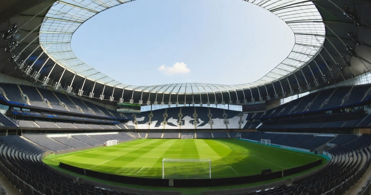 Tottenham Hotspur Hospitality: The Definitive Guide background image