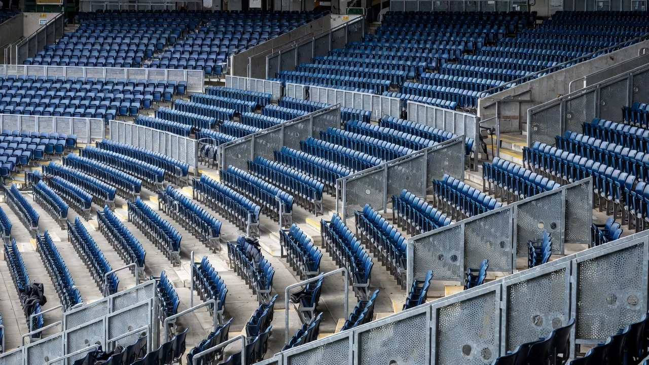 How To Buy Ireland vs Italy Six Nations Rugby Tickets background image